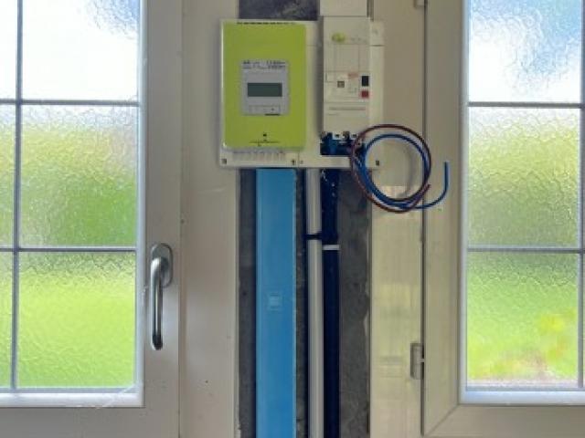 Pose d'une Borne de recharge pour  véhicule électrique chez un particulier 